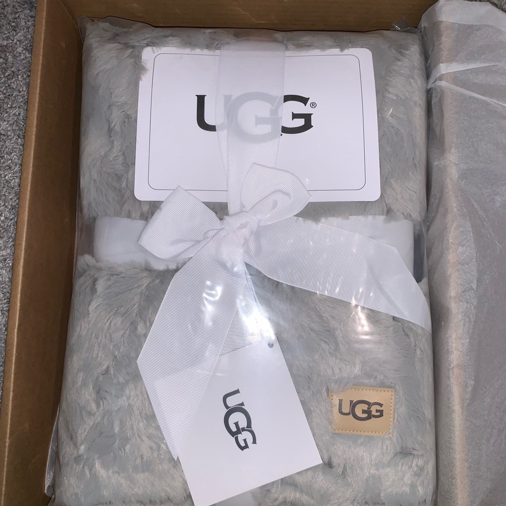 UGG Seal Faux Fur Throw